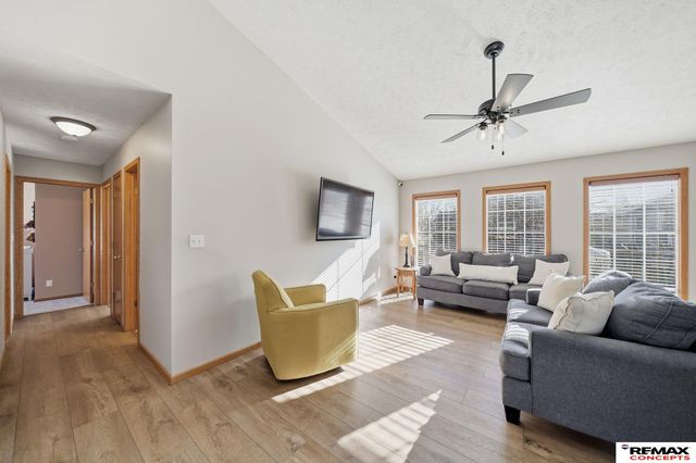 2825 O'Malley Drive, Lincoln, NE 68516