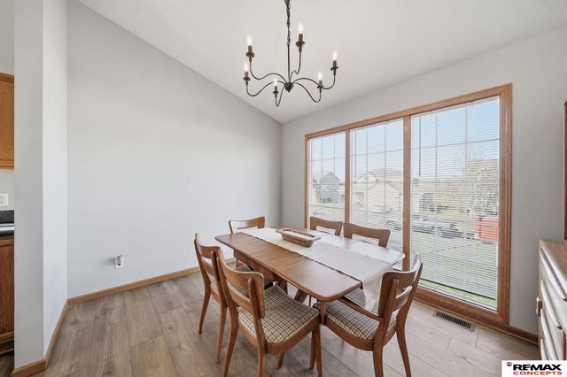 2825 O'Malley Drive, Lincoln, NE 68516