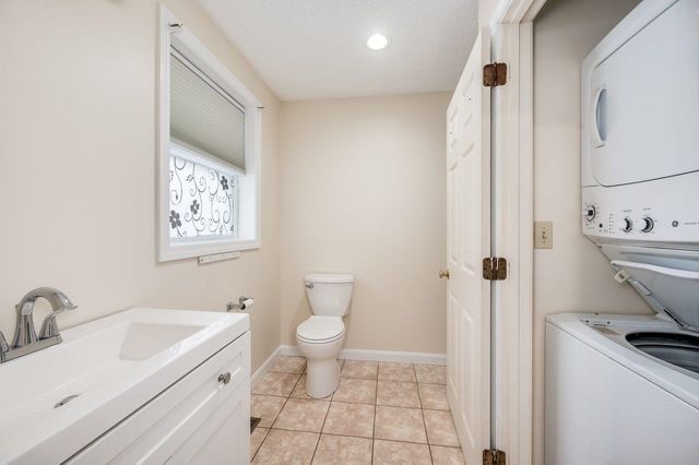 172 Ledge Street, Nashua, NH 03060