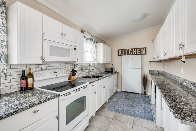 172 Ledge Street, Nashua, NH 03060