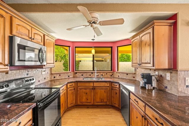 10837 W COTTONWOOD Lane, Avondale, AZ 85392