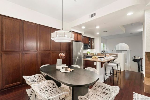 2768 Villas Way, San Diego, CA 92108