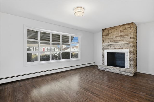 20 Dean Street, Pawtucket, RI 02861