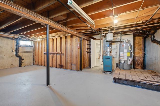 20 Dean Street, Pawtucket, RI 02861