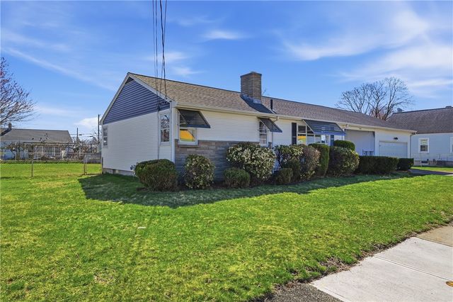 20 Dean Street, Pawtucket, RI 02861