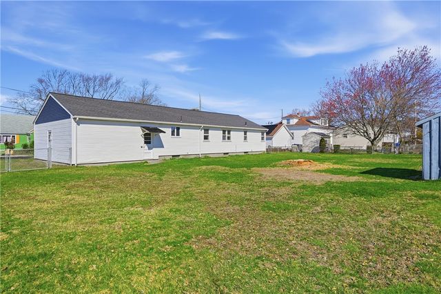 20 Dean Street, Pawtucket, RI 02861