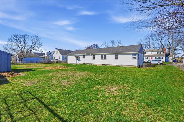 20 Dean Street, Pawtucket, RI 02861