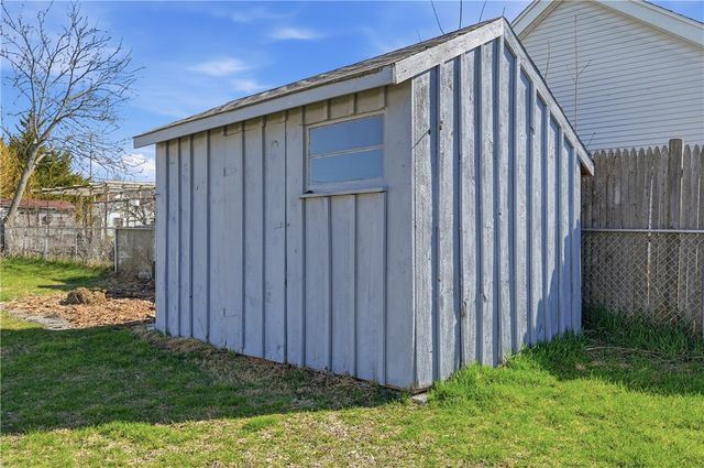 20 Dean Street, Pawtucket, RI 02861