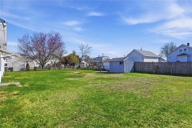 20 Dean Street, Pawtucket, RI 02861