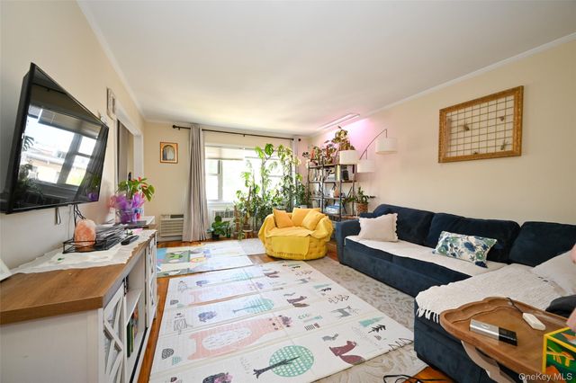 32-69 38th Street, Astoria, NY 11103