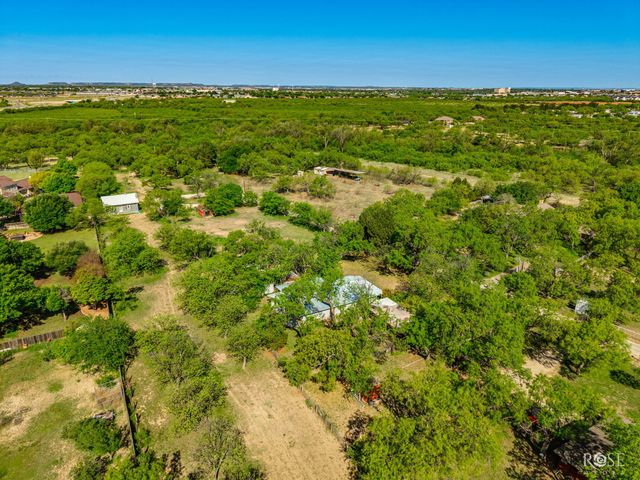 1733 Calle Senderra Road, San Angelo, TX 76904