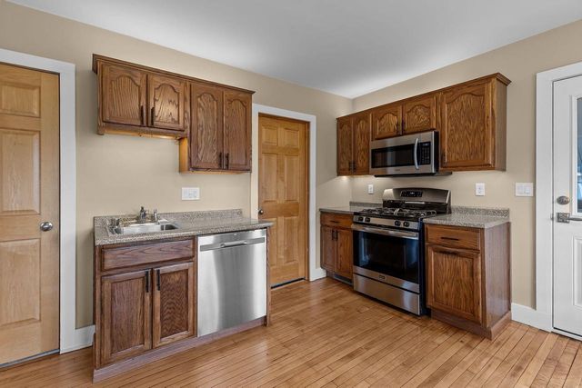 708 W 6TH AVENUE, Oshkosh, WI 54902