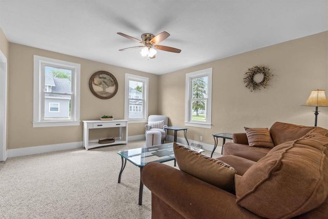 708 W 6TH AVENUE, Oshkosh, WI 54902