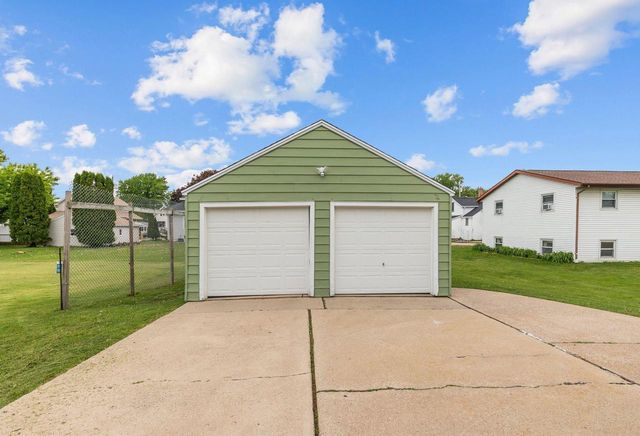 708 W 6TH AVENUE, Oshkosh, WI 54902