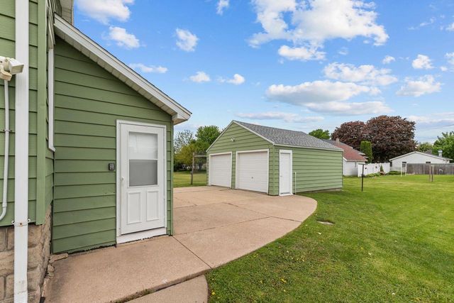 708 W 6TH AVENUE, Oshkosh, WI 54902