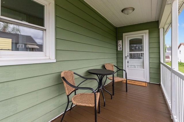 708 W 6TH AVENUE, Oshkosh, WI 54902