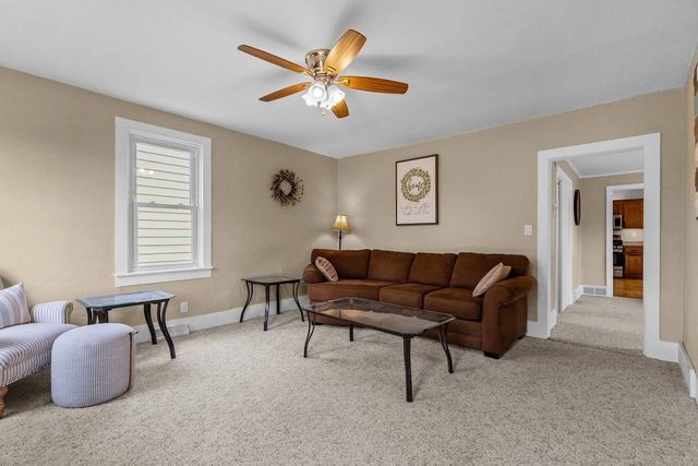 708 W 6TH AVENUE, Oshkosh, WI 54902