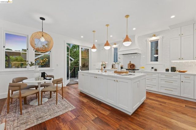2222 Blake St, Berkeley, CA 94704