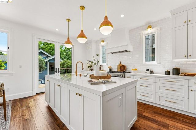 2222 Blake St, Berkeley, CA 94704