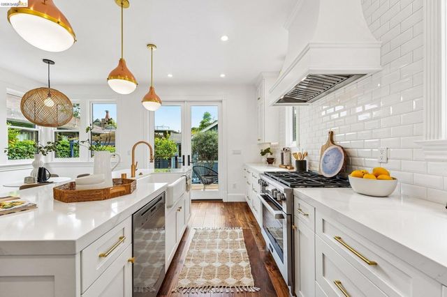 2222 Blake St, Berkeley, CA 94704