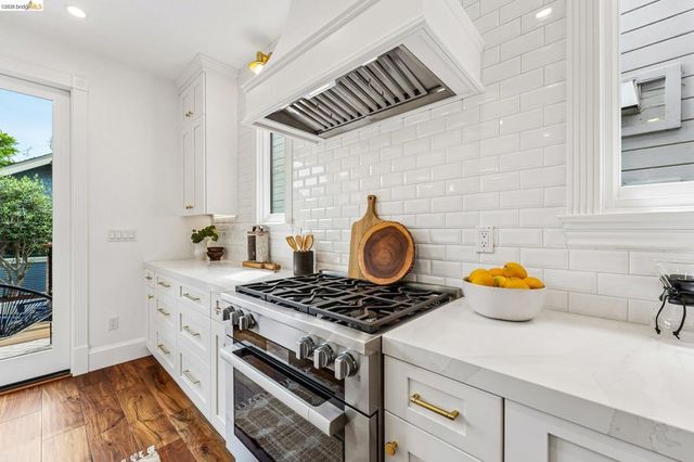 2222 Blake St, Berkeley, CA 94704