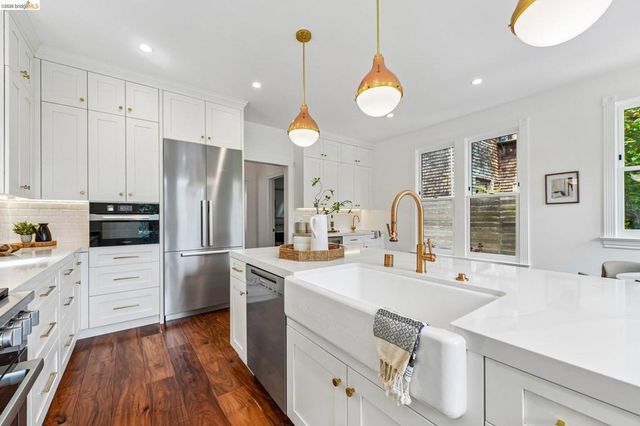 2222 Blake St, Berkeley, CA 94704