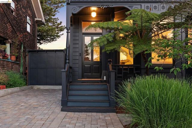 2222 Blake St, Berkeley, CA 94704