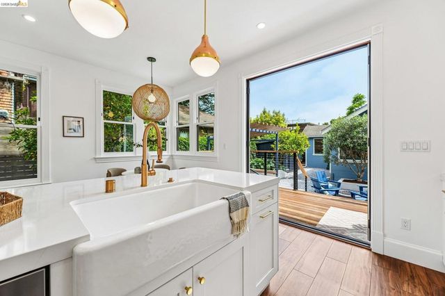 2222 Blake St, Berkeley, CA 94704