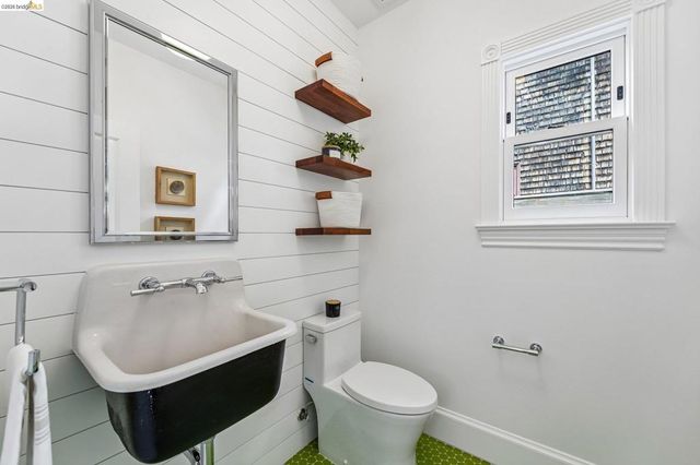 2222 Blake St, Berkeley, CA 94704