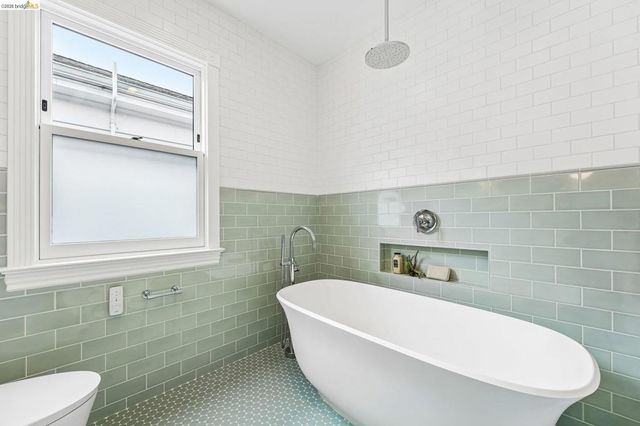 2222 Blake St, Berkeley, CA 94704