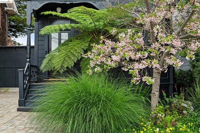 2222 Blake St, Berkeley, CA 94704