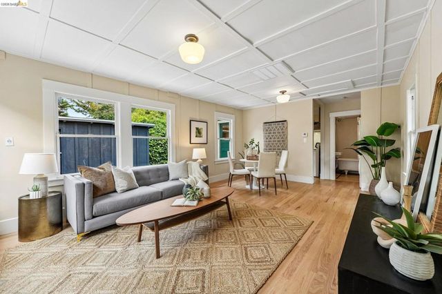 2222 Blake St, Berkeley, CA 94704