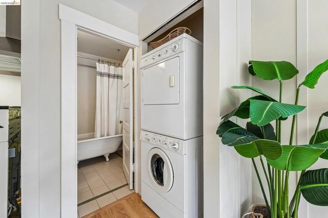 2222 Blake St, Berkeley, CA 94704