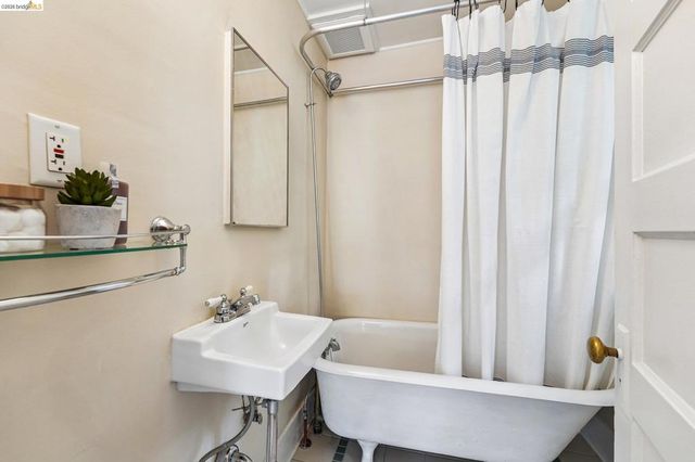 2222 Blake St, Berkeley, CA 94704