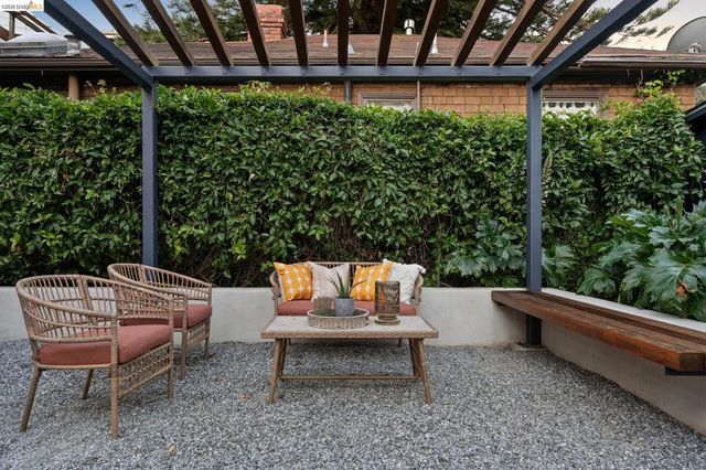 2222 Blake St, Berkeley, CA 94704