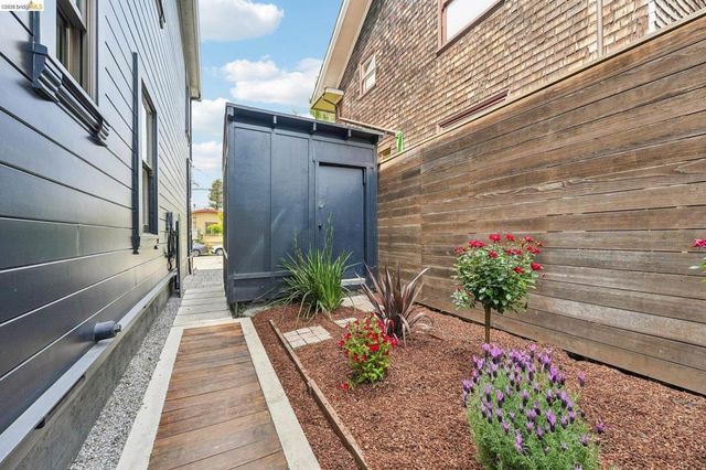 2222 Blake St, Berkeley, CA 94704