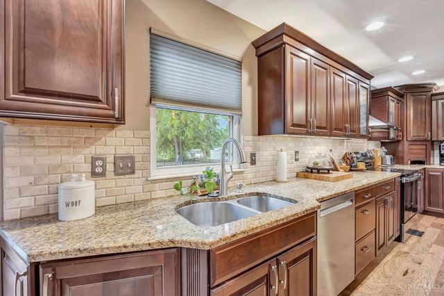 317 Meadowgreen Drive, Harrison, OH 45030