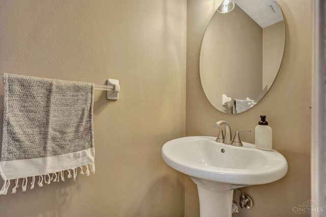 317 Meadowgreen Drive, Harrison, OH 45030