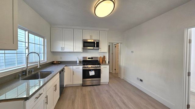 2076 2076 Harrington Ave, Oakland, CA 94601