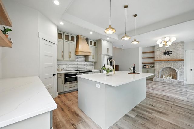 312 Lone Tree Lane, Hickory Creek, TX 75065