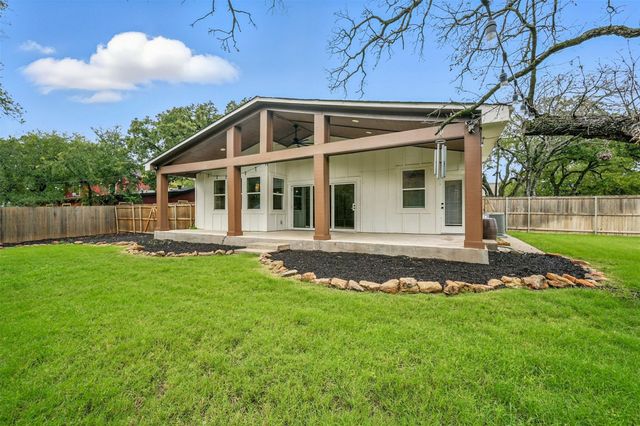 312 Lone Tree Lane, Hickory Creek, TX 75065