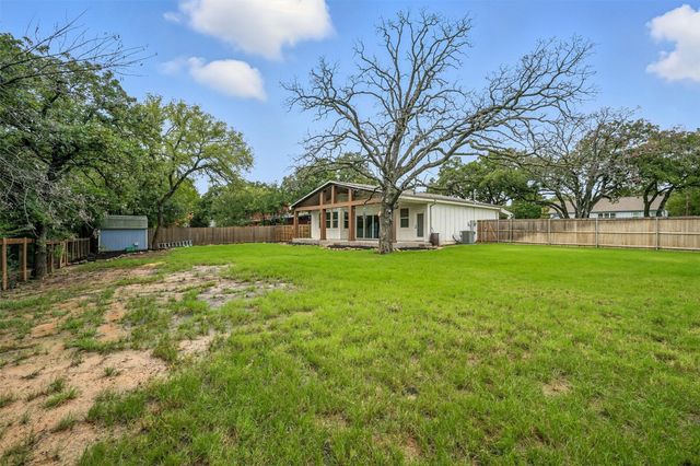 312 Lone Tree Lane, Hickory Creek, TX 75065