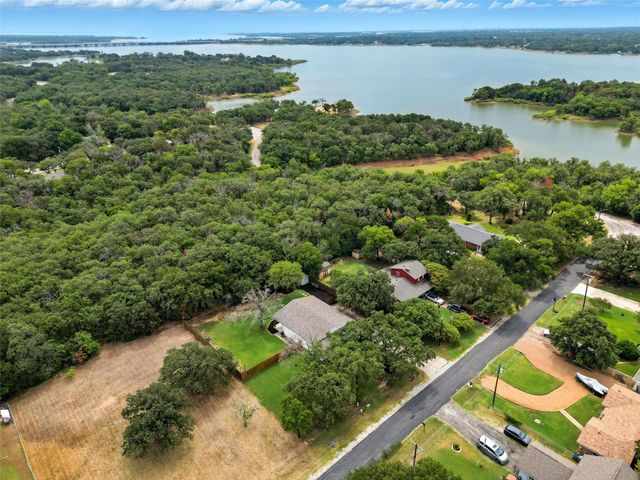 312 Lone Tree Lane, Hickory Creek, TX 75065