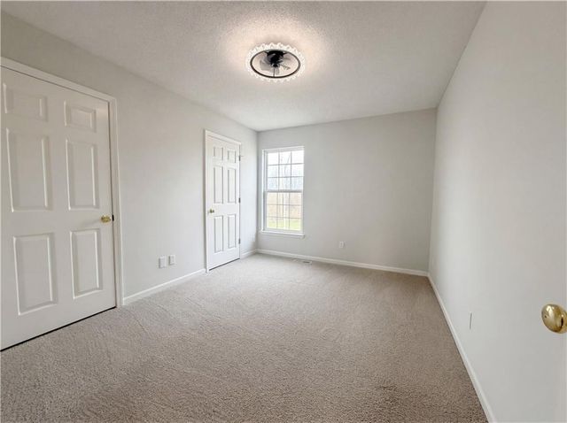 6417 N Kirkwood Avenue, Kansas City, MO 64151