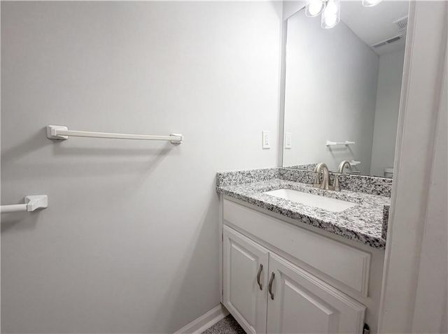 6417 N Kirkwood Avenue, Kansas City, MO 64151