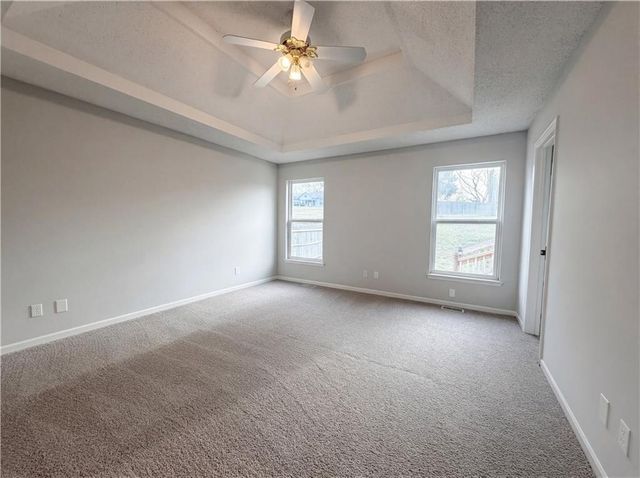 6417 N Kirkwood Avenue, Kansas City, MO 64151