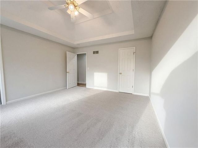 6417 N Kirkwood Avenue, Kansas City, MO 64151