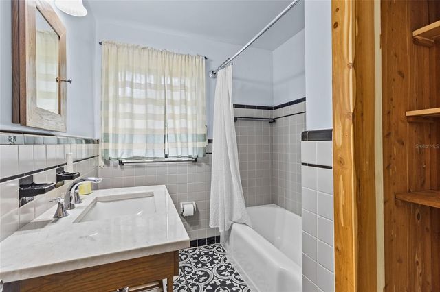 2450 49TH STREET S, St Petersburg, FL 33711