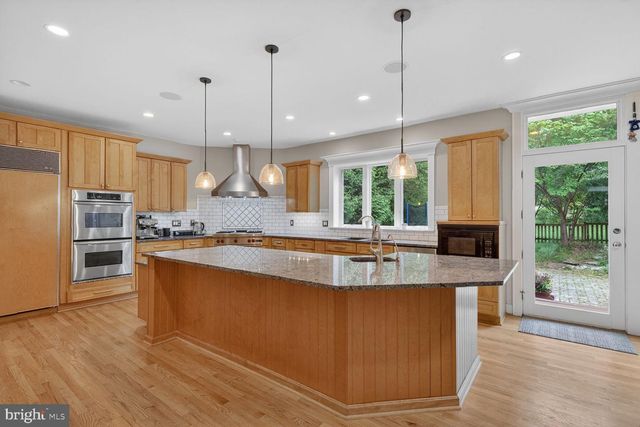 303 TALAHI RD SE, Vienna, VA 22180