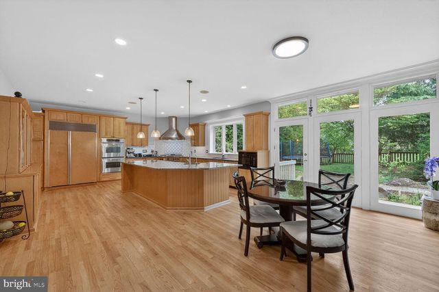 303 TALAHI RD SE, Vienna, VA 22180